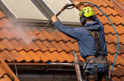 Démoussage et hydrofuge de toiture à Moringhem